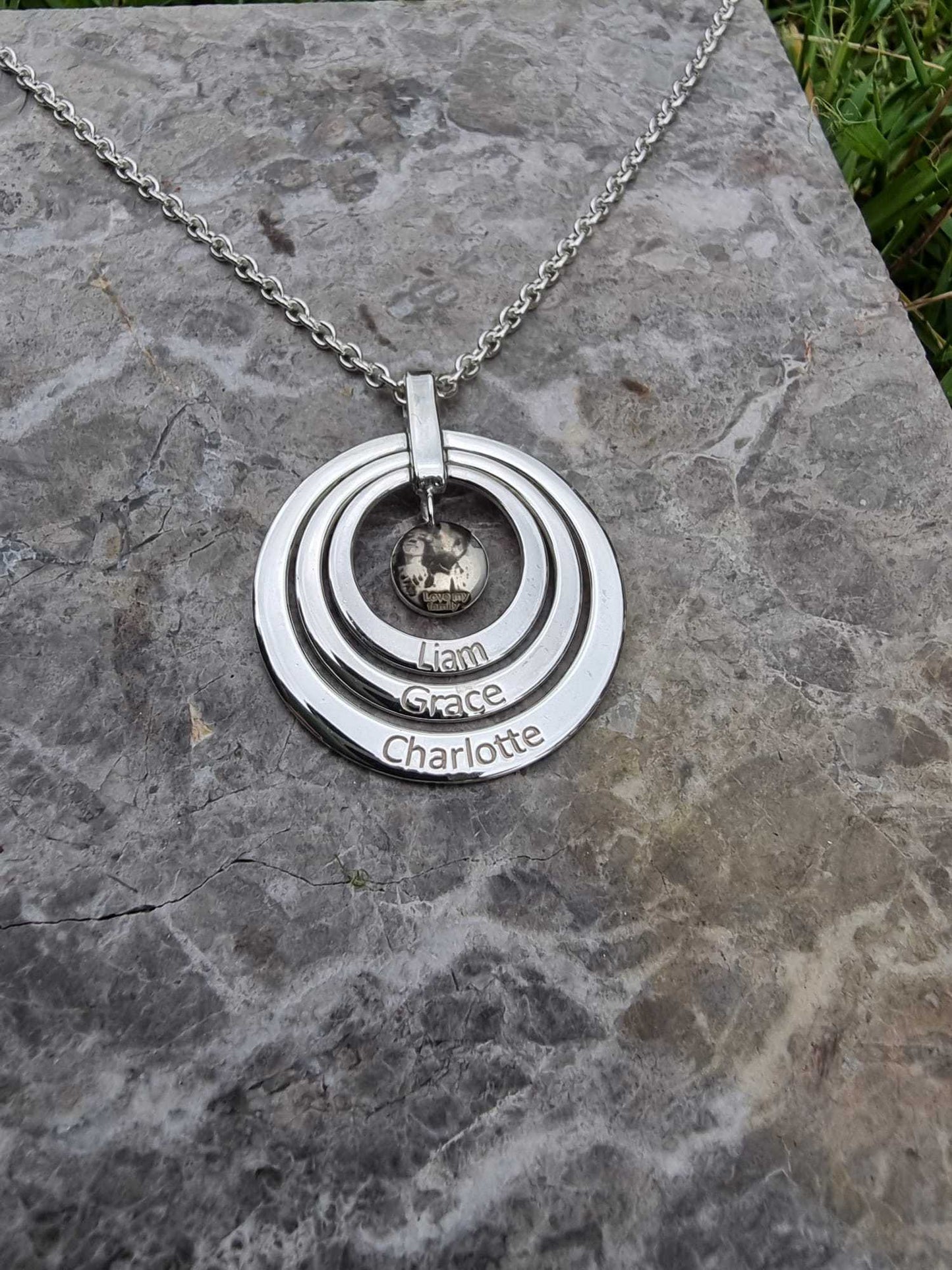 Engraved three name discs Pendant With Picture